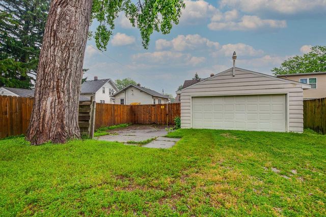 6628 32nd AVENUE, Kenosha, WI 53142