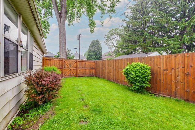 6628 32nd AVENUE, Kenosha, WI 53142