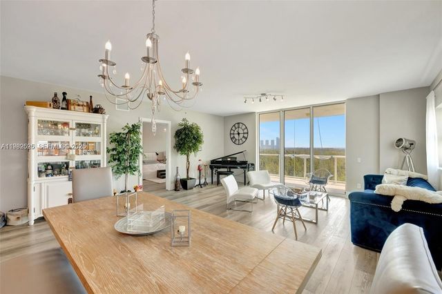 14951 Royal Oaks Ln 1409, North Miami, FL 33181