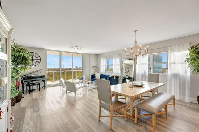 14951 Royal Oaks Ln 1409, North Miami, FL 33181