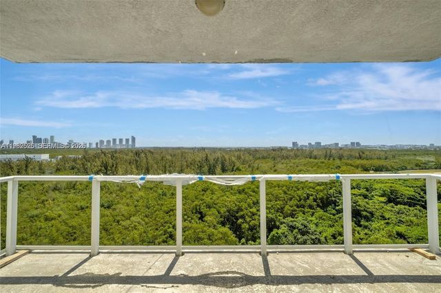 14951 Royal Oaks Ln 1409, North Miami, FL 33181