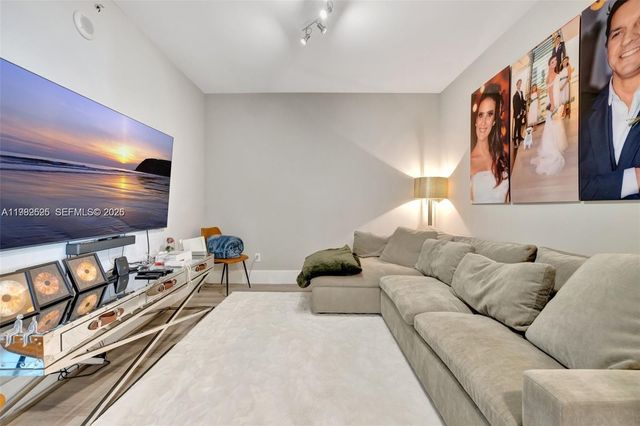 14951 Royal Oaks Ln 1409, North Miami, FL 33181