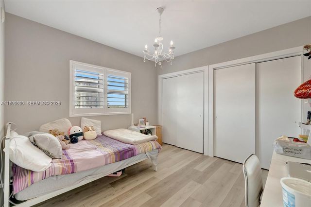 14951 Royal Oaks Ln 1409, North Miami, FL 33181