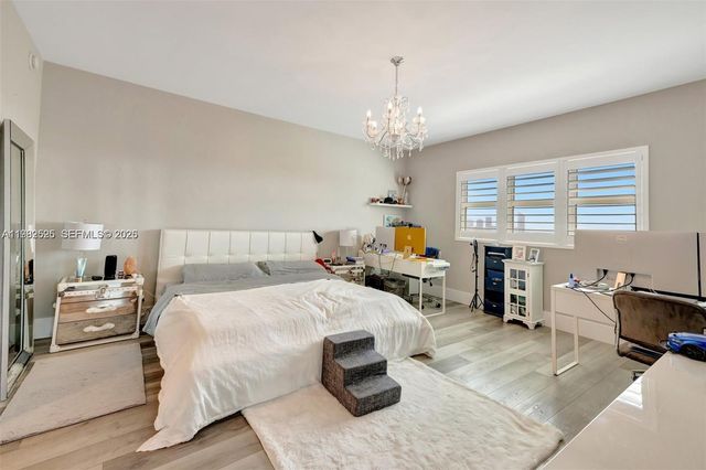 14951 Royal Oaks Ln 1409, North Miami, FL 33181