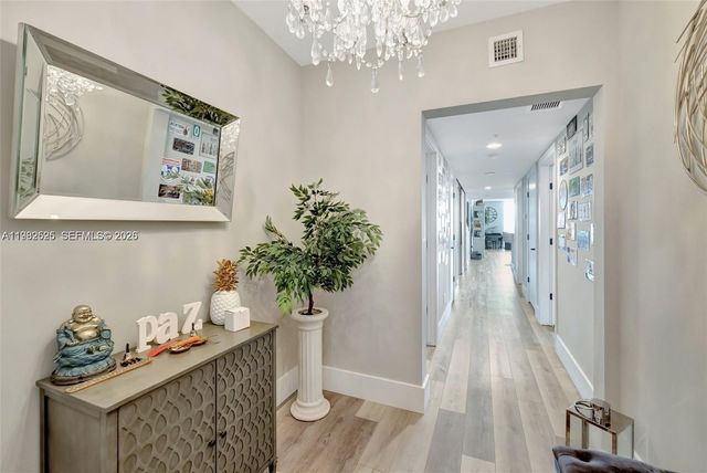 14951 Royal Oaks Ln 1409, North Miami, FL 33181