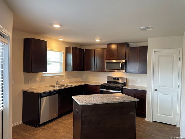 1157 Barn Swallow, San Antonio, TX 78253