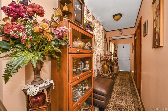 6033 80th Avenue, Glendale, NY 11385