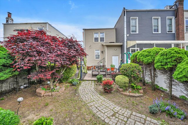 6033 80th Avenue, Glendale, NY 11385