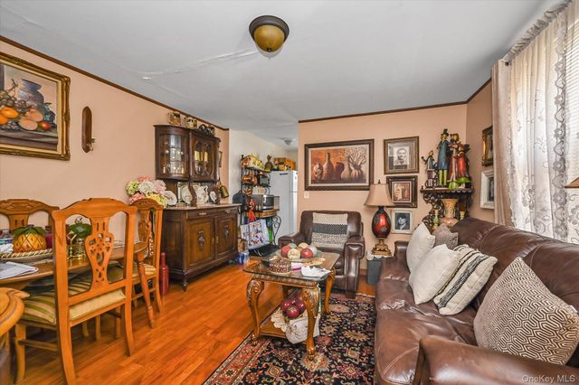 6033 80th Avenue, Glendale, NY 11385