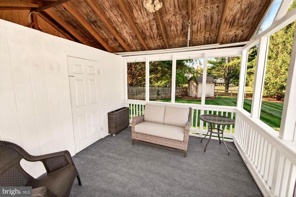 Image 17 of property listing at 19629 SELBY AVE, Poolesville, MD 20837