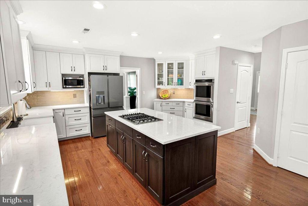 Image 36 of property listing at 19629 SELBY AVE, Poolesville, MD 20837