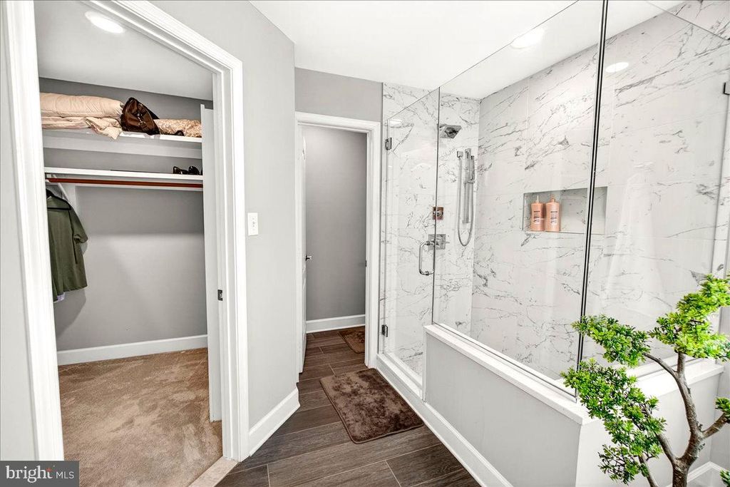 Image 64 of property listing at 19629 SELBY AVE, Poolesville, MD 20837