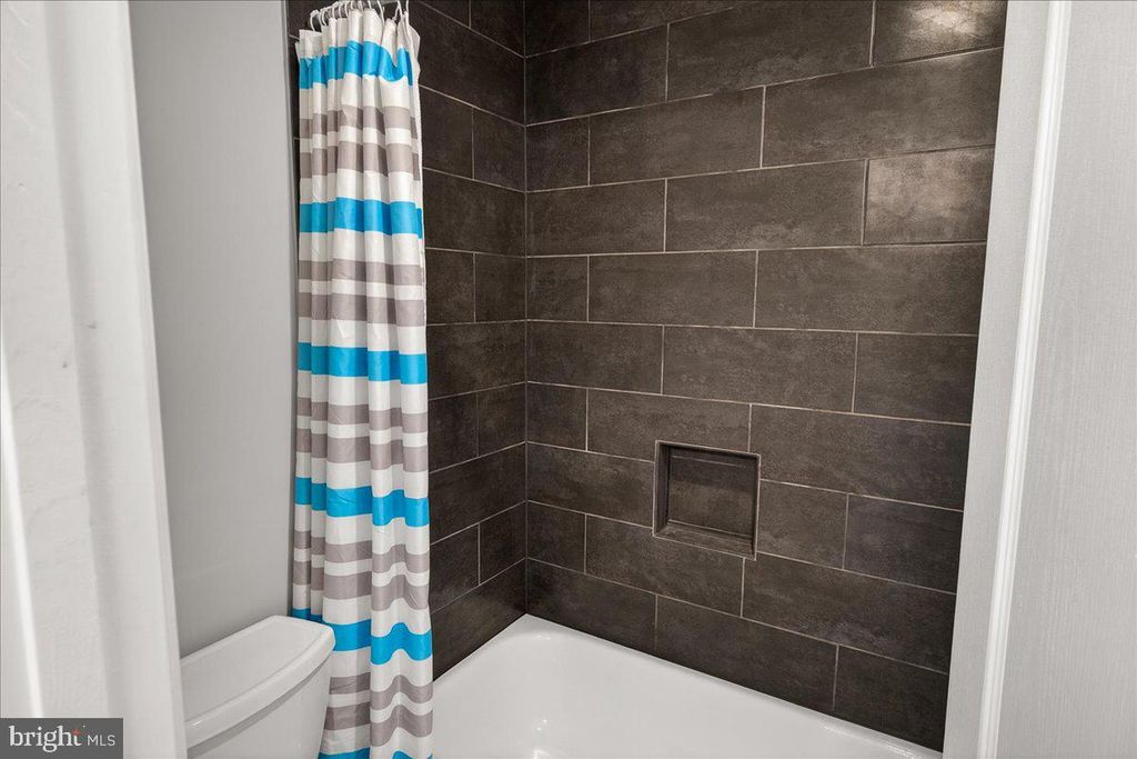 Image 72 of property listing at 19629 SELBY AVE, Poolesville, MD 20837