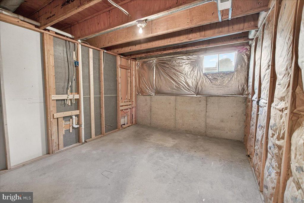 Image 82 of property listing at 19629 SELBY AVE, Poolesville, MD 20837