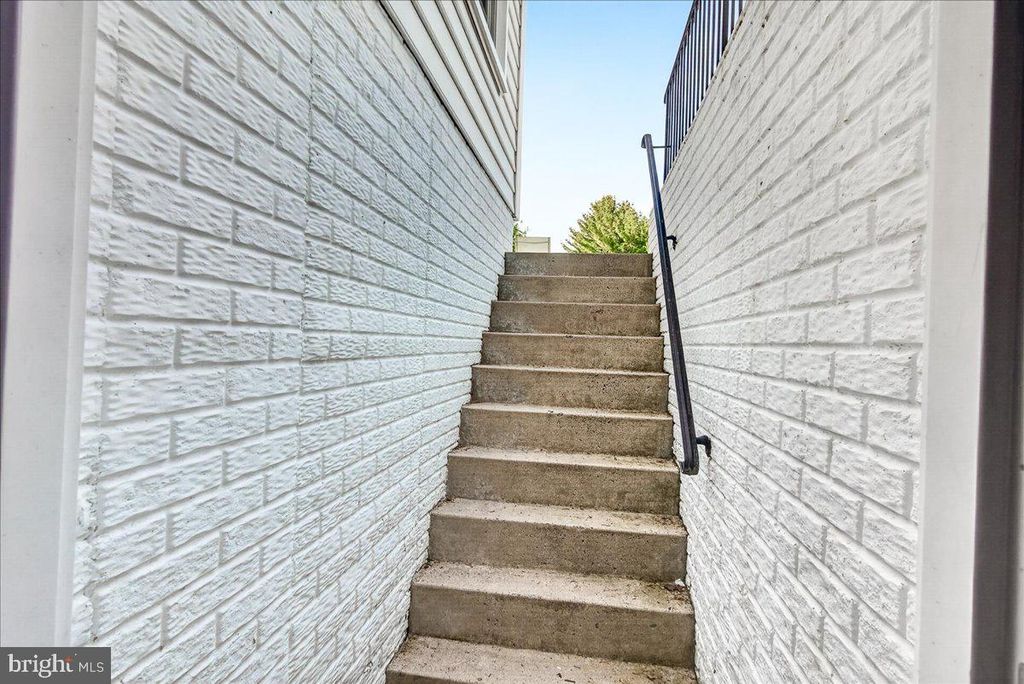 Image 83 of property listing at 19629 SELBY AVE, Poolesville, MD 20837