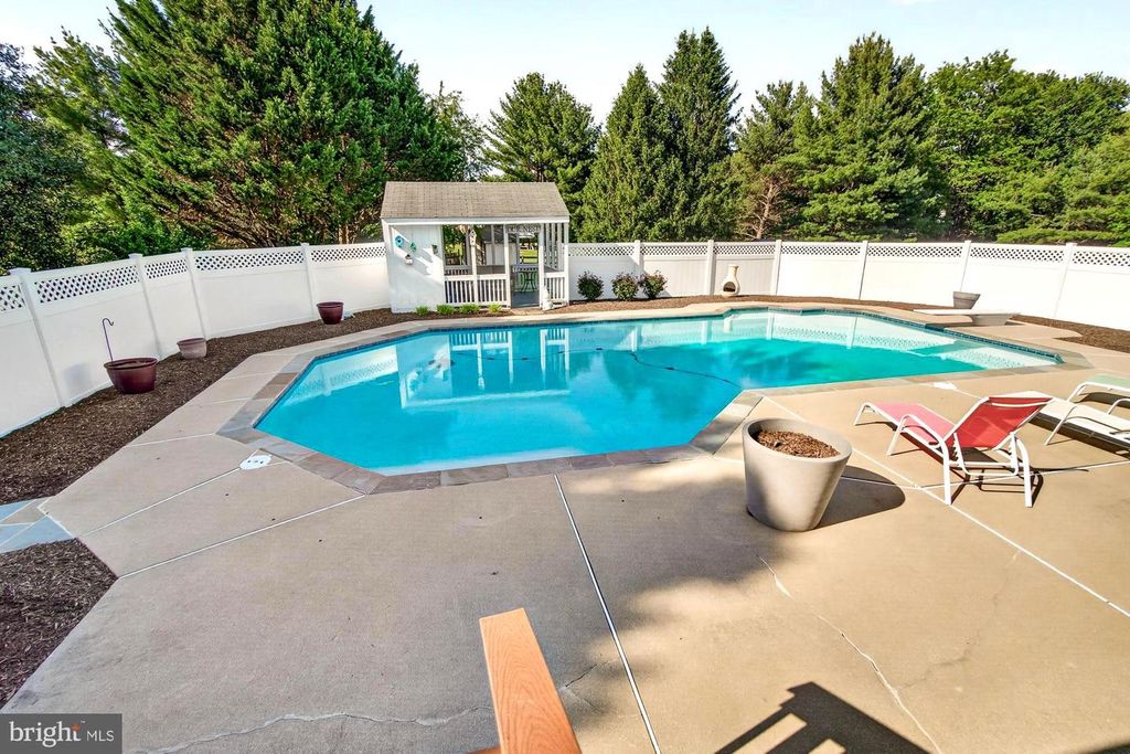 Image 9 of property listing at 19629 SELBY AVE, Poolesville, MD 20837