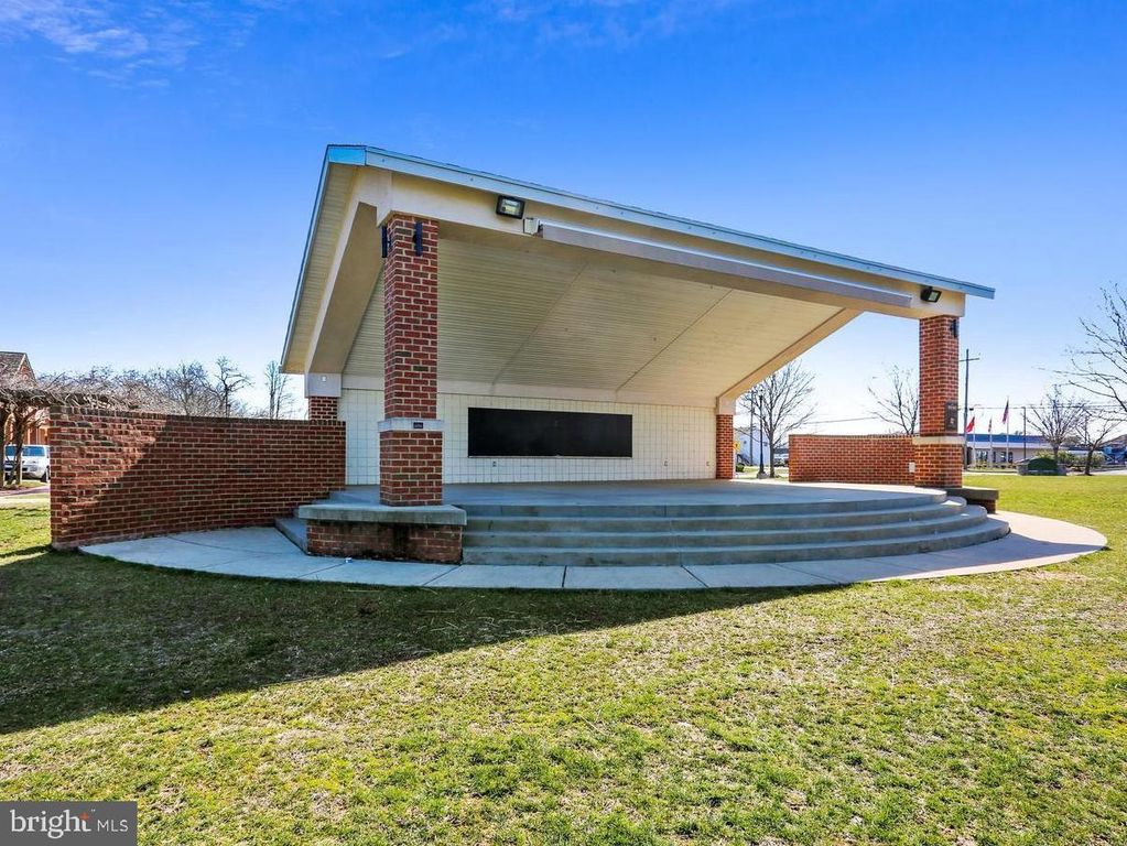 Image 91 of property listing at 19629 SELBY AVE, Poolesville, MD 20837