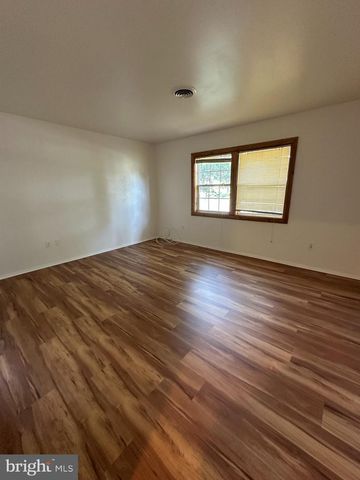 26 NEWPORT LN, Willingboro, NJ 08046