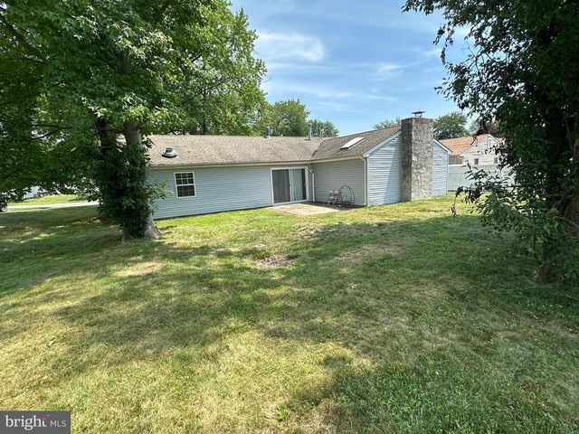 26 NEWPORT LN, Willingboro, NJ 08046
