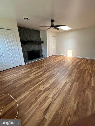 26 NEWPORT LN, Willingboro, NJ 08046