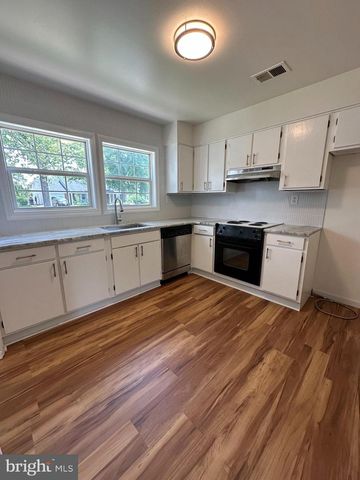 26 NEWPORT LN, Willingboro, NJ 08046