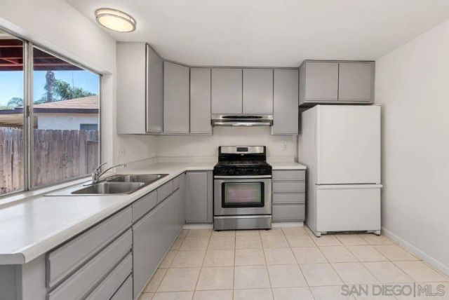10359 Londonderry Ave, San Diego, CA 92126