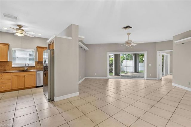 657 109th AVE N, Naples, FL 34108