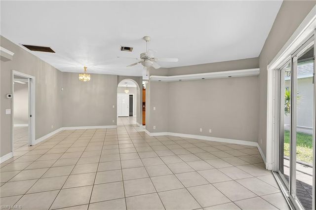 657 109th AVE N, Naples, FL 34108