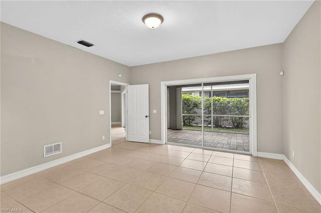 657 109th AVE N, Naples, FL 34108