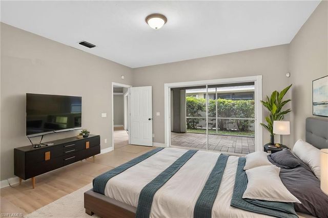 657 109th AVE N, Naples, FL 34108