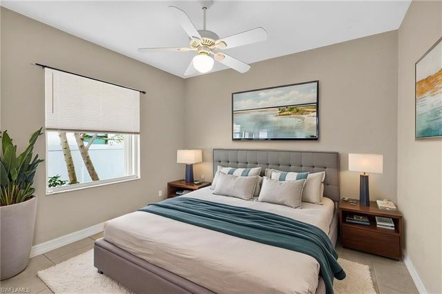 657 109th AVE N, Naples, FL 34108