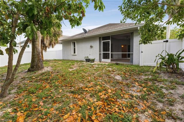 657 109th AVE N, Naples, FL 34108