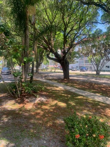 4821 NW 22nd Court NW 100, Lauderhill, FL 33313