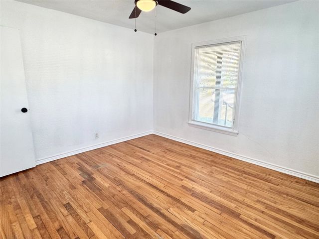 4236 Voncille Street, Haltom City, TX 76117