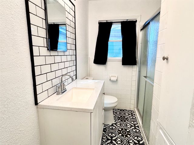 4236 Voncille Street, Haltom City, TX 76117