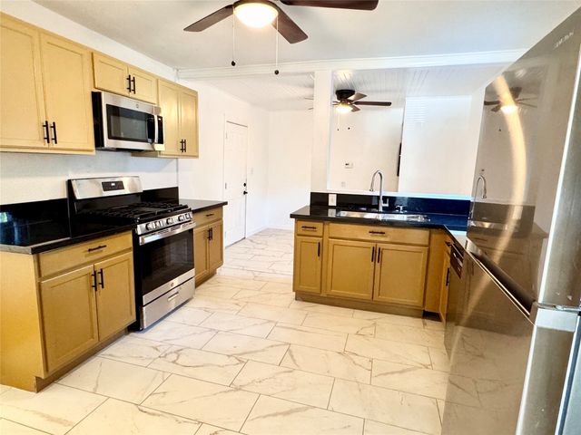 4236 Voncille Street, Haltom City, TX 76117