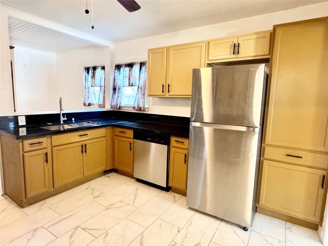 4236 Voncille Street, Haltom City, TX 76117