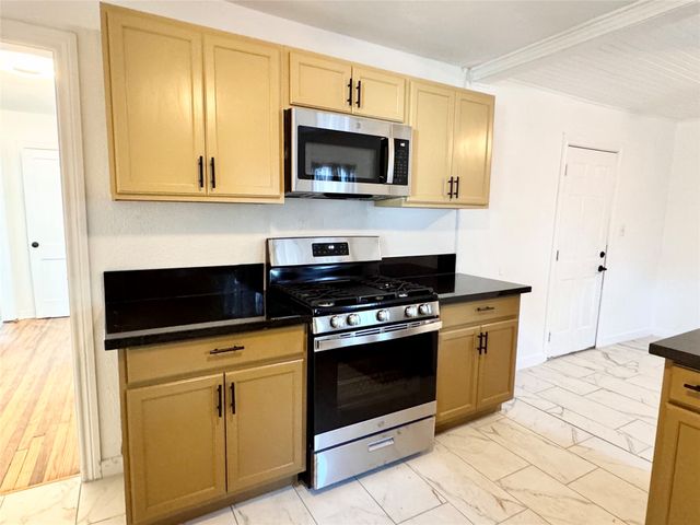 4236 Voncille Street, Haltom City, TX 76117