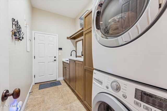 1403 W LEISURE Court, Phoenix, AZ 85086