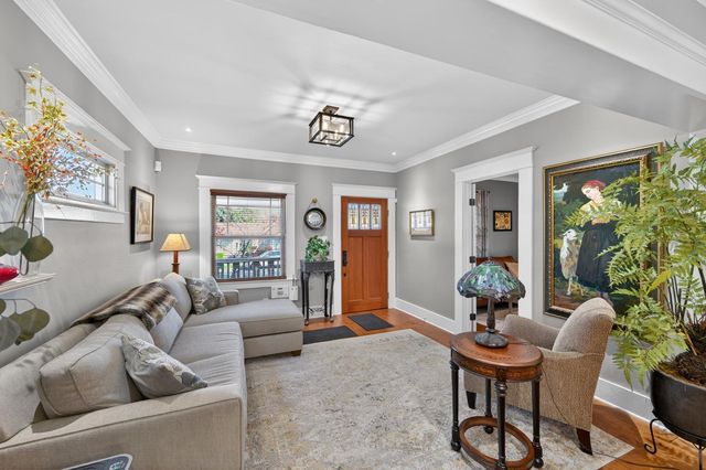 2152 34th St, Sacramento, CA 95817