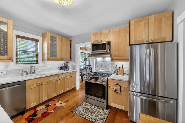 2152 34th St, Sacramento, CA 95817