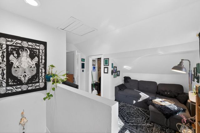 2152 34th St, Sacramento, CA 95817