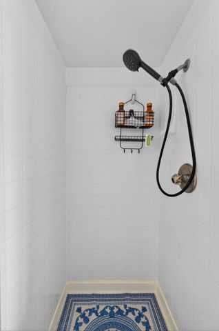 2152 34th St, Sacramento, CA 95817