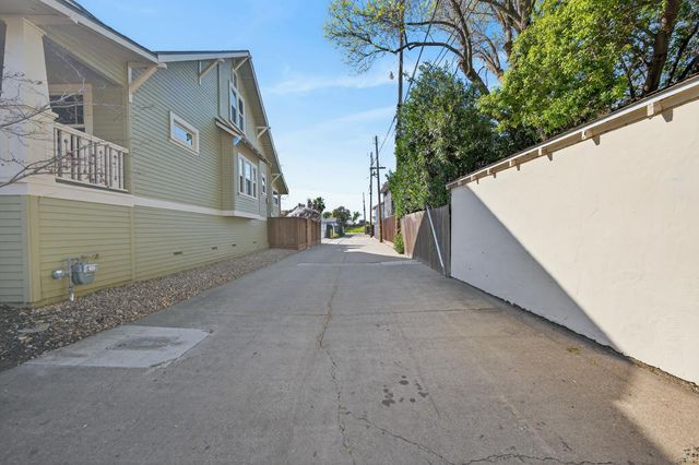 2152 34th St, Sacramento, CA 95817