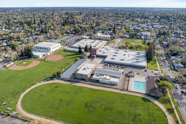 2152 34th St, Sacramento, CA 95817