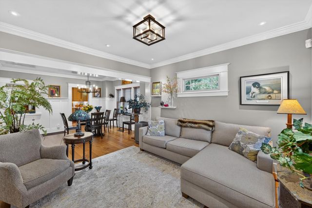 2152 34th St, Sacramento, CA 95817