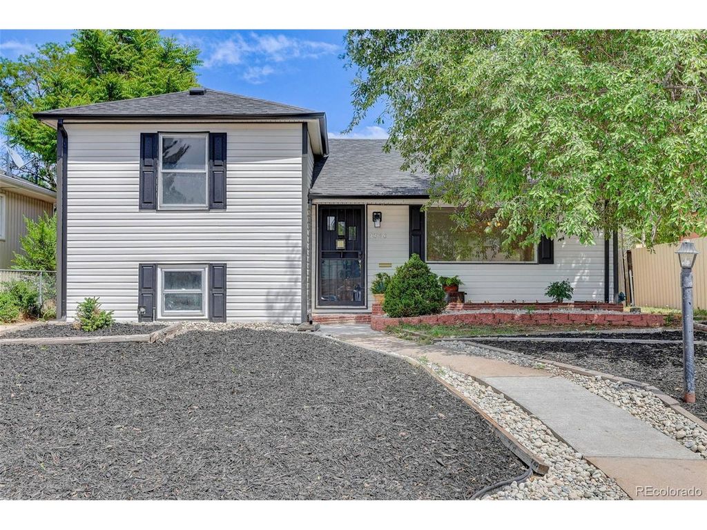 2348 Nome St, Aurora, CO 80010