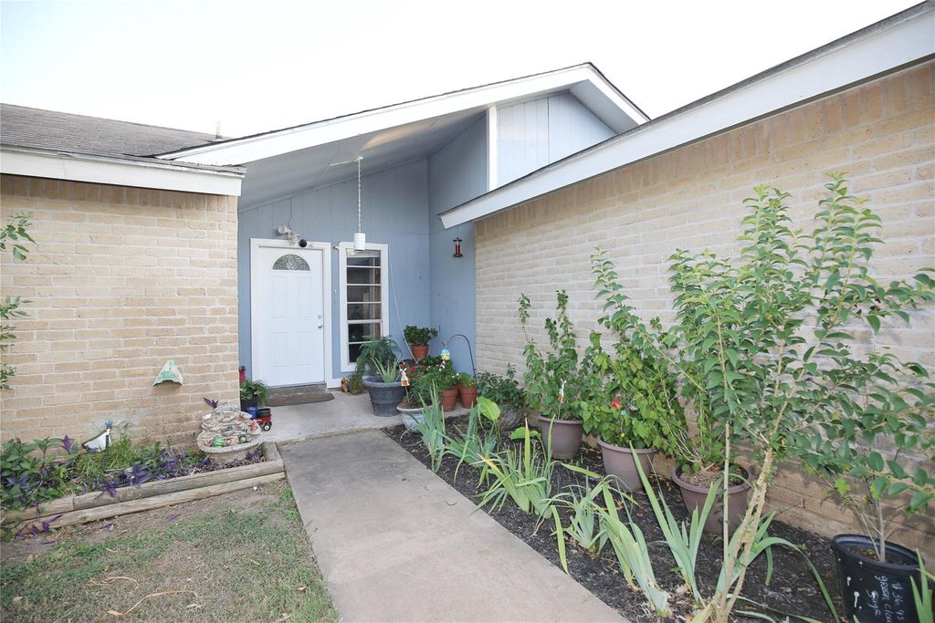 204 Deerfield Park DR, Cedar Park, TX 78613