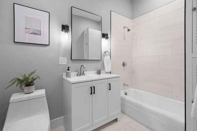 15 Ball St, New Bedford, MA 02745