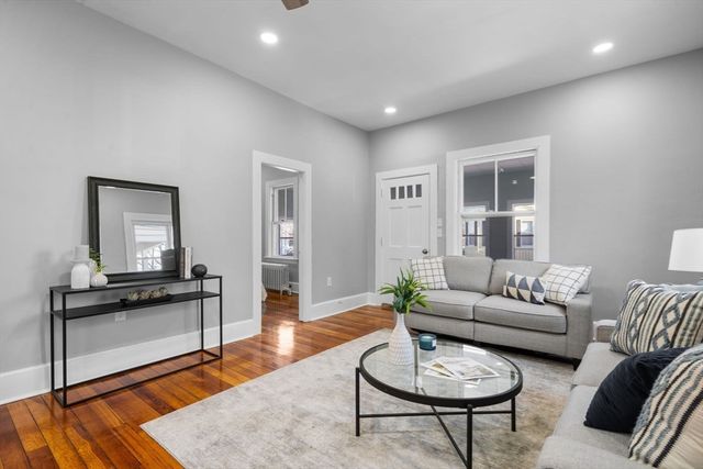 15 Ball St, New Bedford, MA 02745